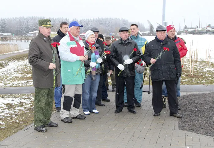 Участники акции почтили память погибших героев. фото